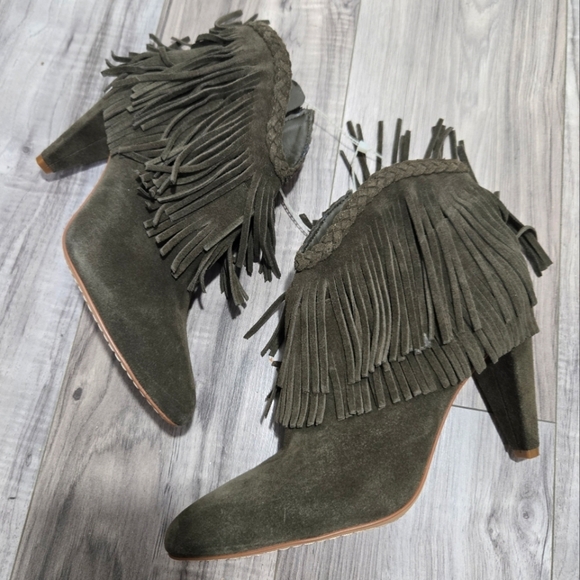 Vince Camuto Olive Green Fringe Booties NWT Sz 8 - Picture 1 of 12